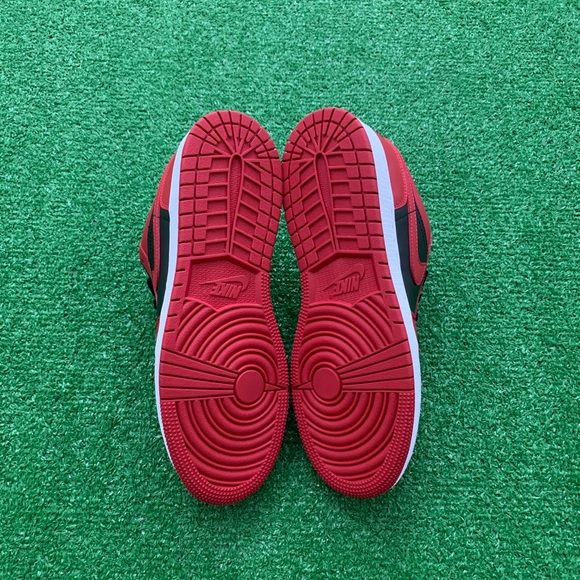 *NEW* Air Jordan 1 Low “Reverse Bred” (Sz 8) - Picture 8 of 11